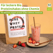 Lade das Bild in den Galerie-Viewer, Bio Whey Protein Pulver Erdbeere