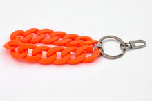 Lade das Bild in den Galerie-Viewer, Schlüsselanhänger mit Karabiner "RUBBER EDITION" Neon-Orange