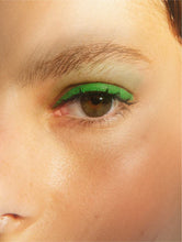 Lade das Bild in den Galerie-Viewer, Brightening Eye Cream