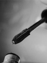 Lade das Bild in den Galerie-Viewer, Lengthening & Volumising Mascara