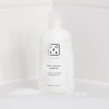 Lade das Bild in den Galerie-Viewer, Anti-Haarausfall Kur: Shampoo & Conditioner
