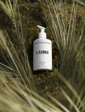 Lade das Bild in den Galerie-Viewer, Moisturising Shampoo
