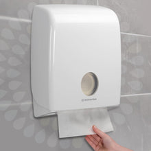 Lade das Bild in den Galerie-Viewer, Kleenex® Ultra™ Handtücher - Interfold / Weiß /Groß - 30 Clips  x 94 Sheets | Karton (30 Päckchen)
