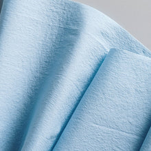 Lade das Bild in den Galerie-Viewer, WypAll® L30 Papierwischtuch für industrielle Reinigungsaufgaben - Großrolle - Extra breit / Blau - 1 Roll  x 670 Sheets | Karton (1 Rolle)
