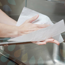 Lade das Bild in den Galerie-Viewer, Kleenex® Handtücher - MultiFold / Weiß /Mittel - 16 Clips  x 150 Sheets | Karton (16 Päckchen)
