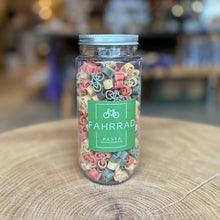 Lade das Bild in den Galerie-Viewer, Fahrrad Pasta 250g im PET Glas

