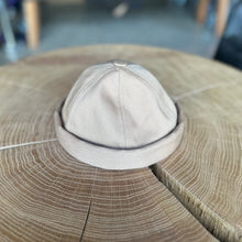 Lade das Bild in den Galerie-Viewer, Docker Cap divers Kronenkreuz
