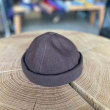 Lade das Bild in den Galerie-Viewer, Docker Cap divers Kronenkreuz
