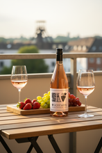 Lade das Bild in den Galerie-Viewer, Grubentraube Roséwein – Veganer Qualitätswein aus der Pfalz
