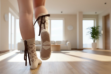 Lade das Bild in den Galerie-Viewer, Écalutier LeoGrip™ Pilates Socken
