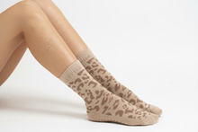 Lade das Bild in den Galerie-Viewer, Écalutier LeoGrip™ Pilates Socken
