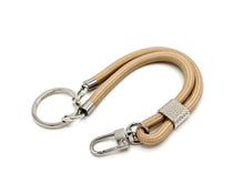 Lade das Bild in den Galerie-Viewer, Schlüsselanhänger aus Seil mit Karabiner Beige
