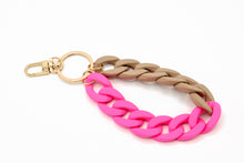 Lade das Bild in den Galerie-Viewer, Schlüsselanhänger mit Karabiner "RUBBER EDITION" Neon Pink/Beige
