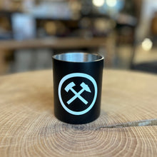 Lade das Bild in den Galerie-Viewer, Tasse Emaille schwarz Ruhrpottmotiv

