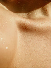Lade das Bild in den Galerie-Viewer, Gloss Shampoo, Smoky Green Vetiver
