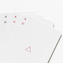 Lade das Bild in den Galerie-Viewer, Minimalistisches Kartenspiel
