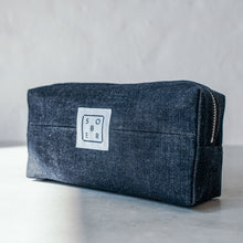 Lade das Bild in den Galerie-Viewer, Denim Wash Bag
